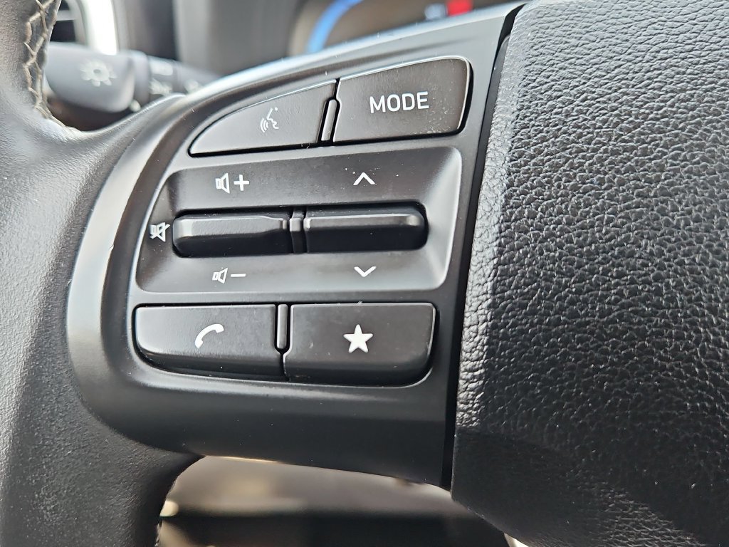 Used 2025 Hyundai Venue SEL FWD image 21