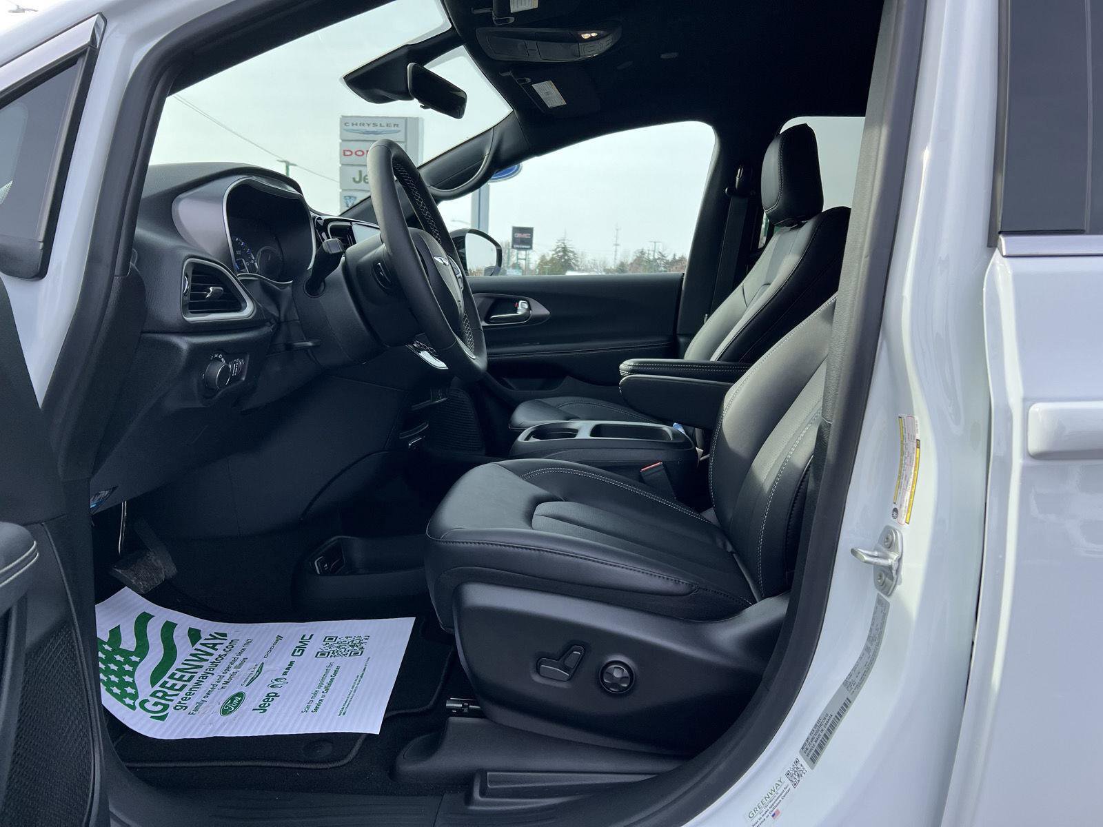 New 2026 Chrysler Voyager LX image 14