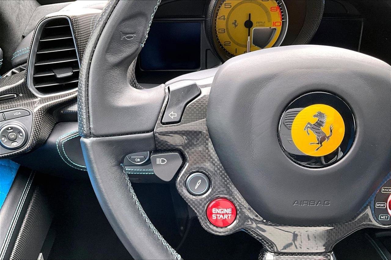 Used 2015 Ferrari 458 Italia Coupe RWD image 10
