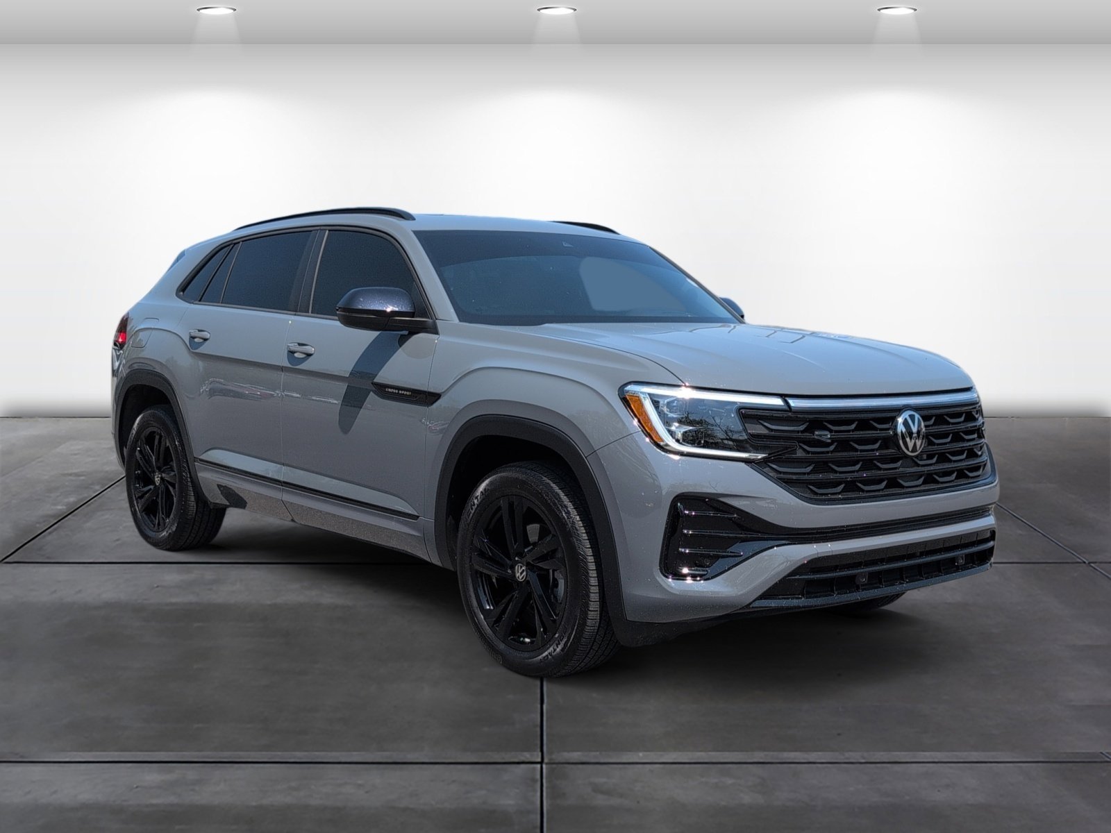 Used 2025 Volkswagen Atlas Cross Sport SEL R-Line AWD/4WD image 2