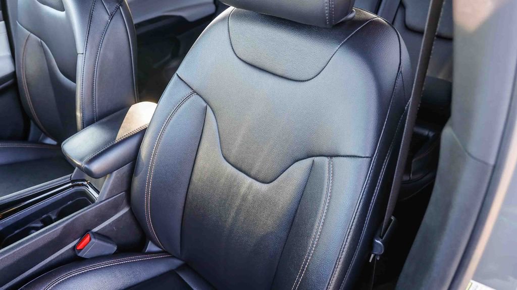 Used 2024 Jeep Compass Limited image 25