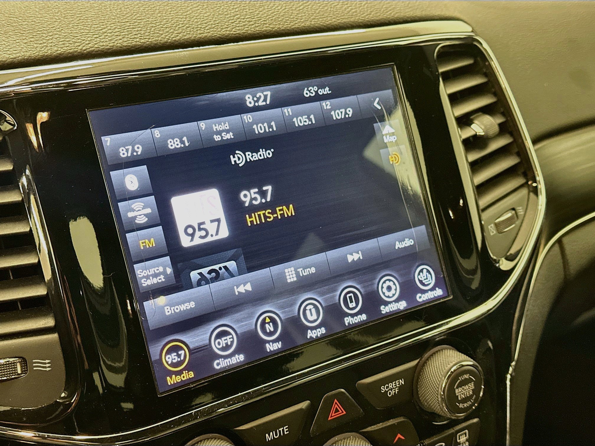 Used 2019 Jeep Grand Cherokee Limited AWD/4WD image 21