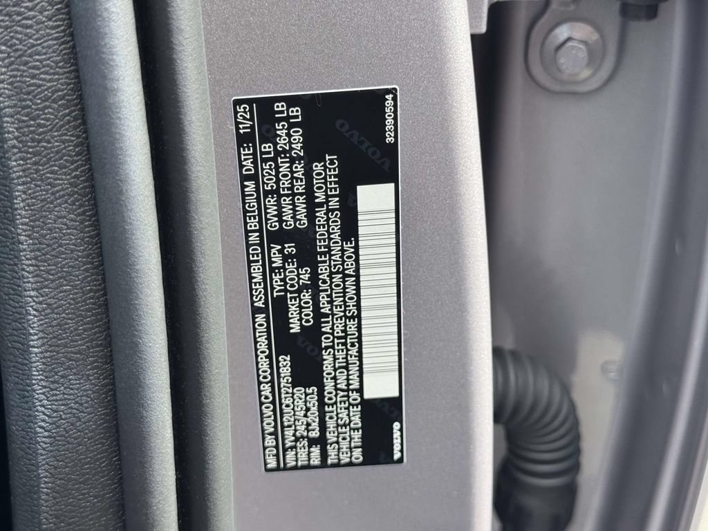 Used 2026 Volvo XC40 B5 Plus w/ Protection Package Premier AWD/4WD image 31