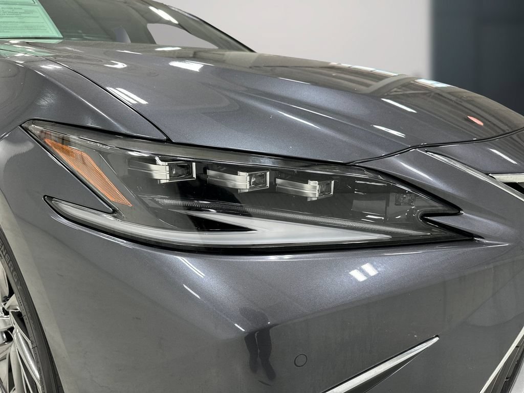 Used 2024 Lexus ES 300h Ultra Luxury FWD image 11