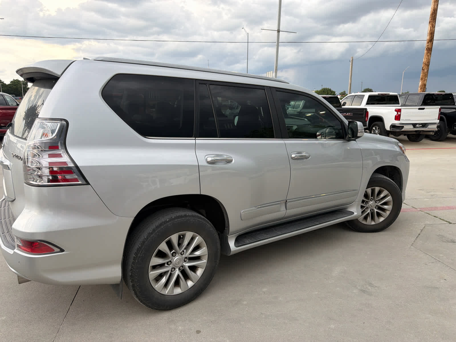 Used 2018 Lexus GX 460 Premium w/ Premium Package AWD/4WD image 3