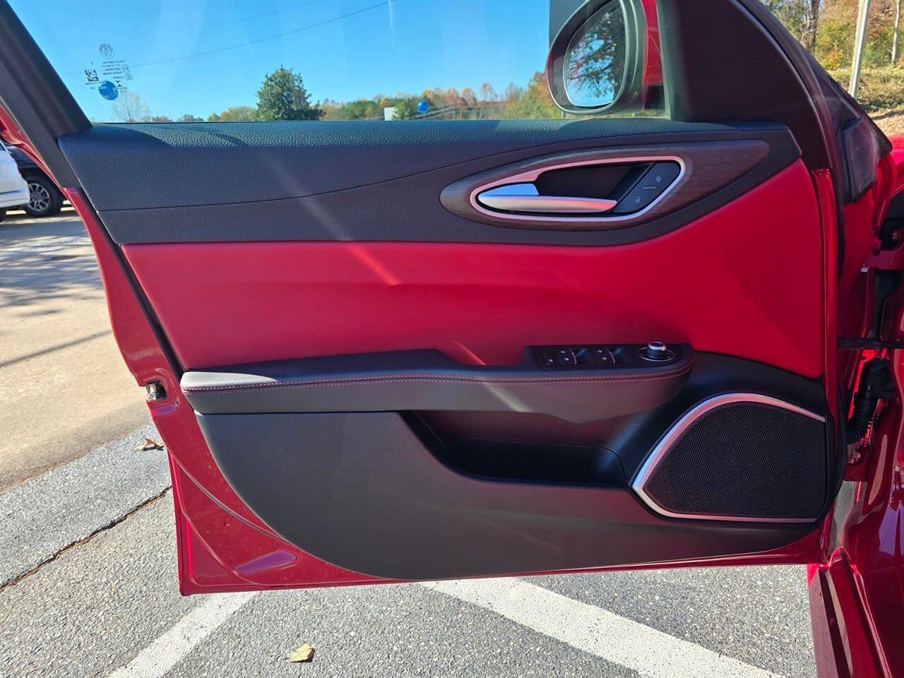 Used 2018 Alfa Romeo Giulia Ti image 14