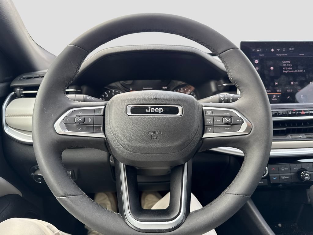 Used 2026 Jeep Compass Limited AWD/4WD image 13