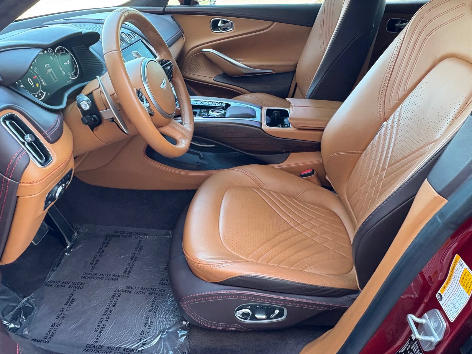 Used 2021 Aston Martin DBX AWD/4WD image 33