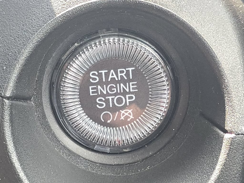 Used 2023 Jeep Renegade Latitude AWD/4WD image 31