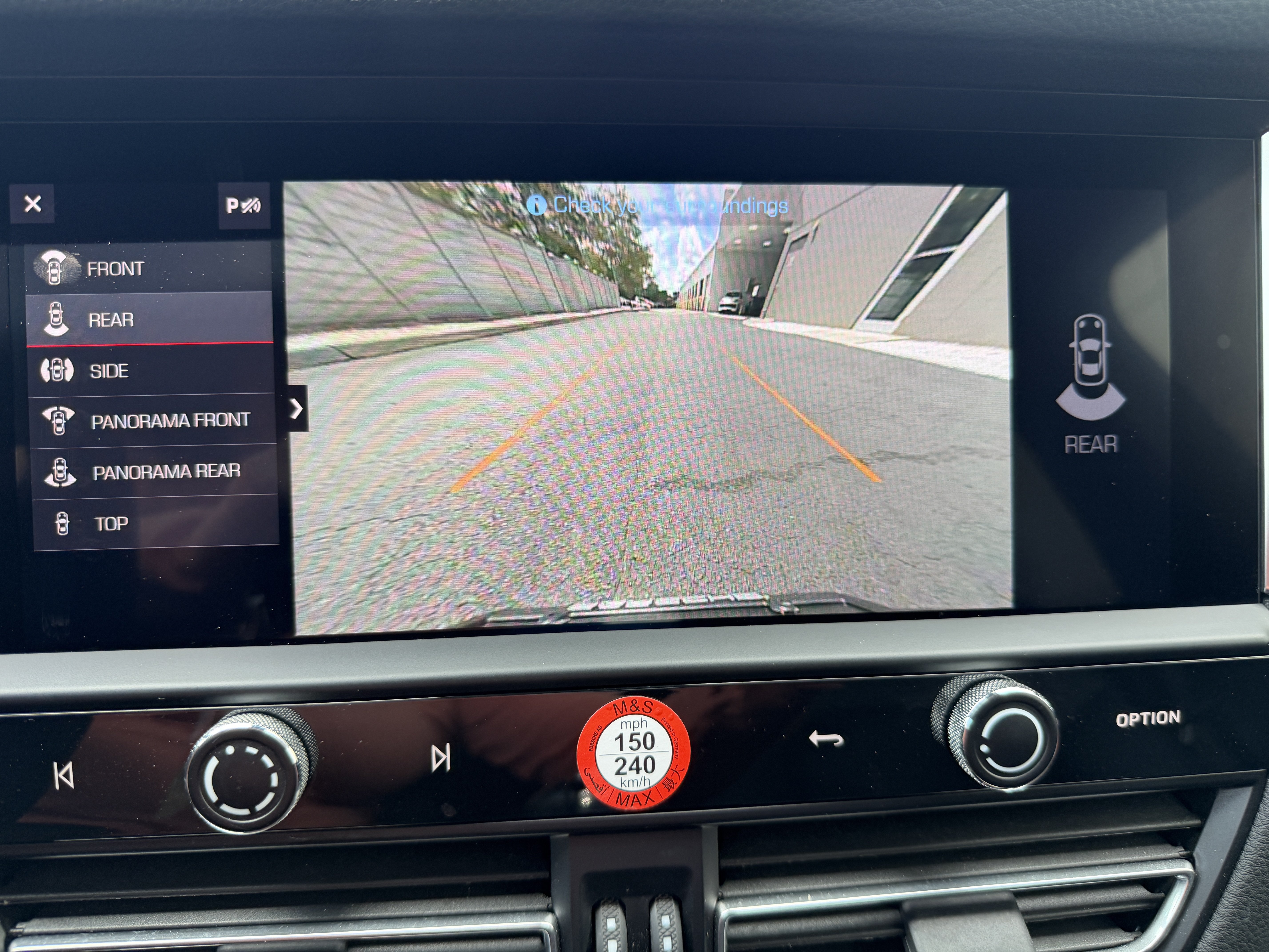 Certified 2023 Porsche Macan AWD/4WD image 24