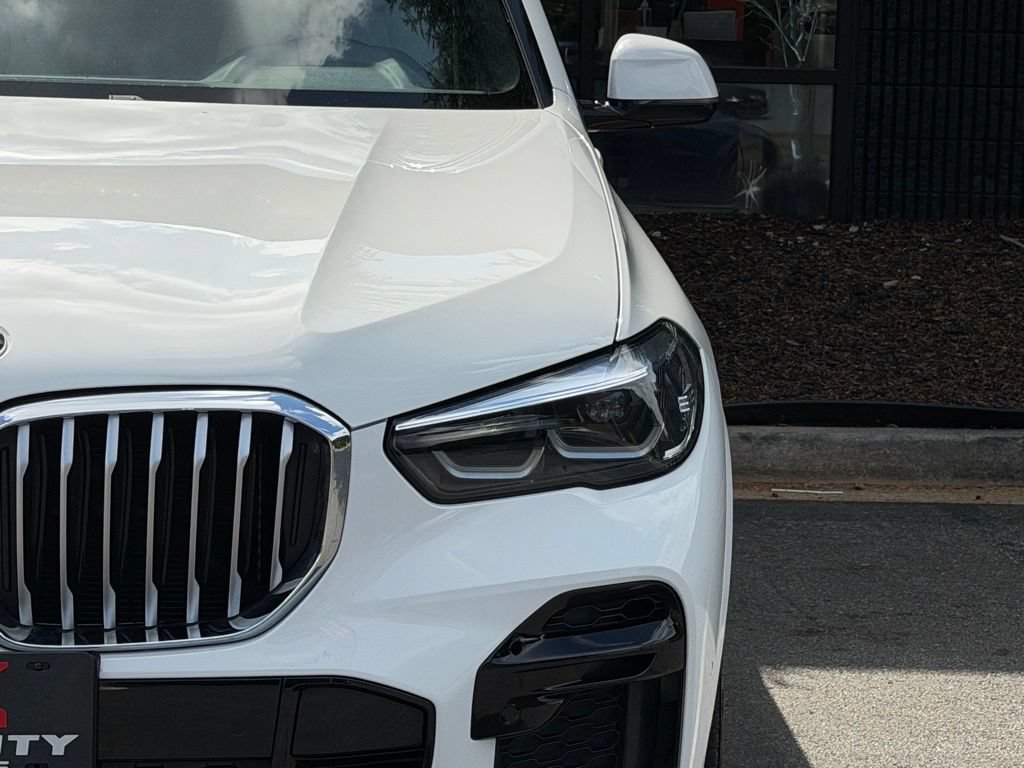 Used 2022 BMW X5 xDrive40i w/ M Sport Package AWD/4WD image 5