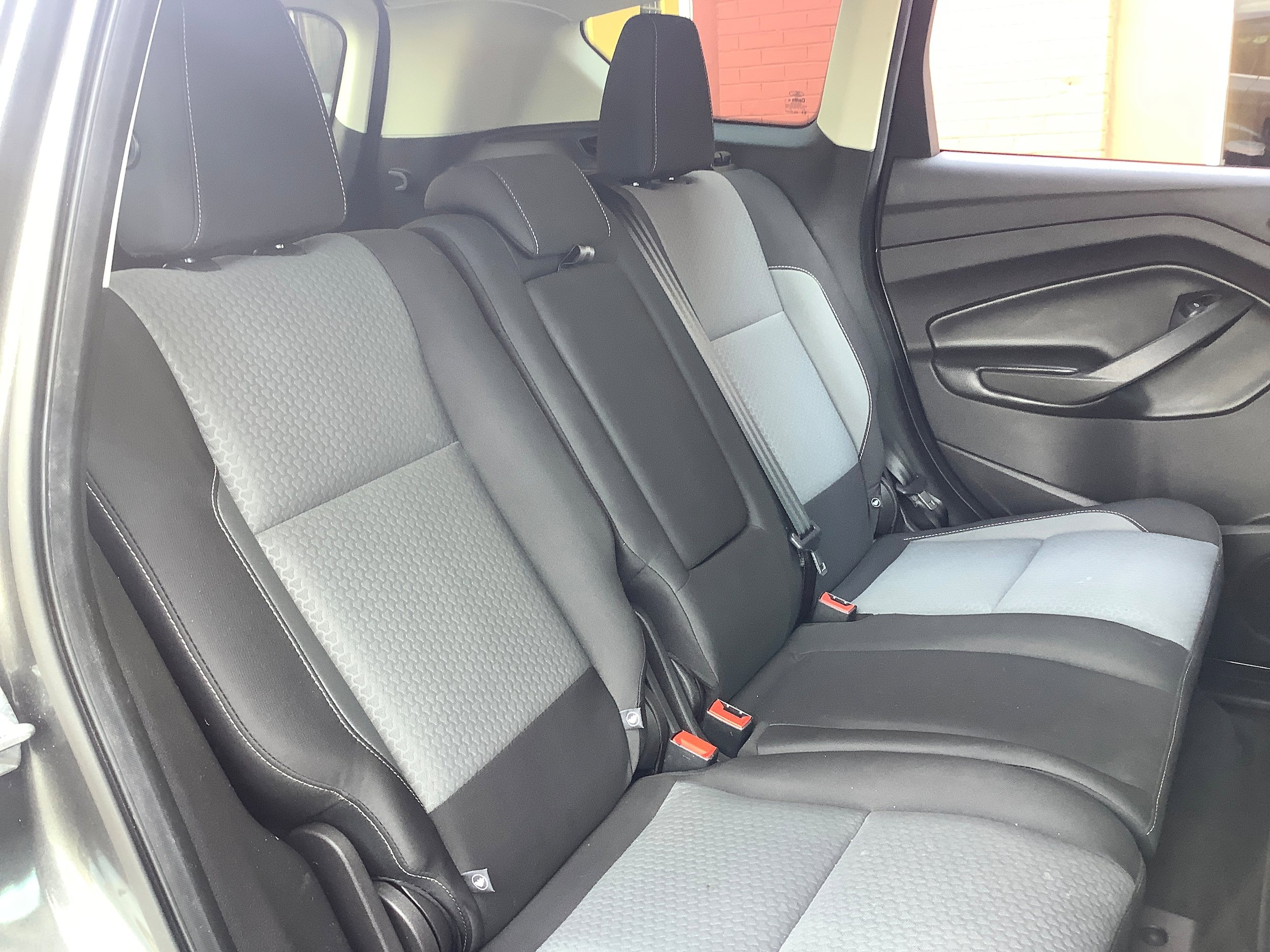 Used 2018 Ford Escape SE w/ SE Sync 3 Package image 14