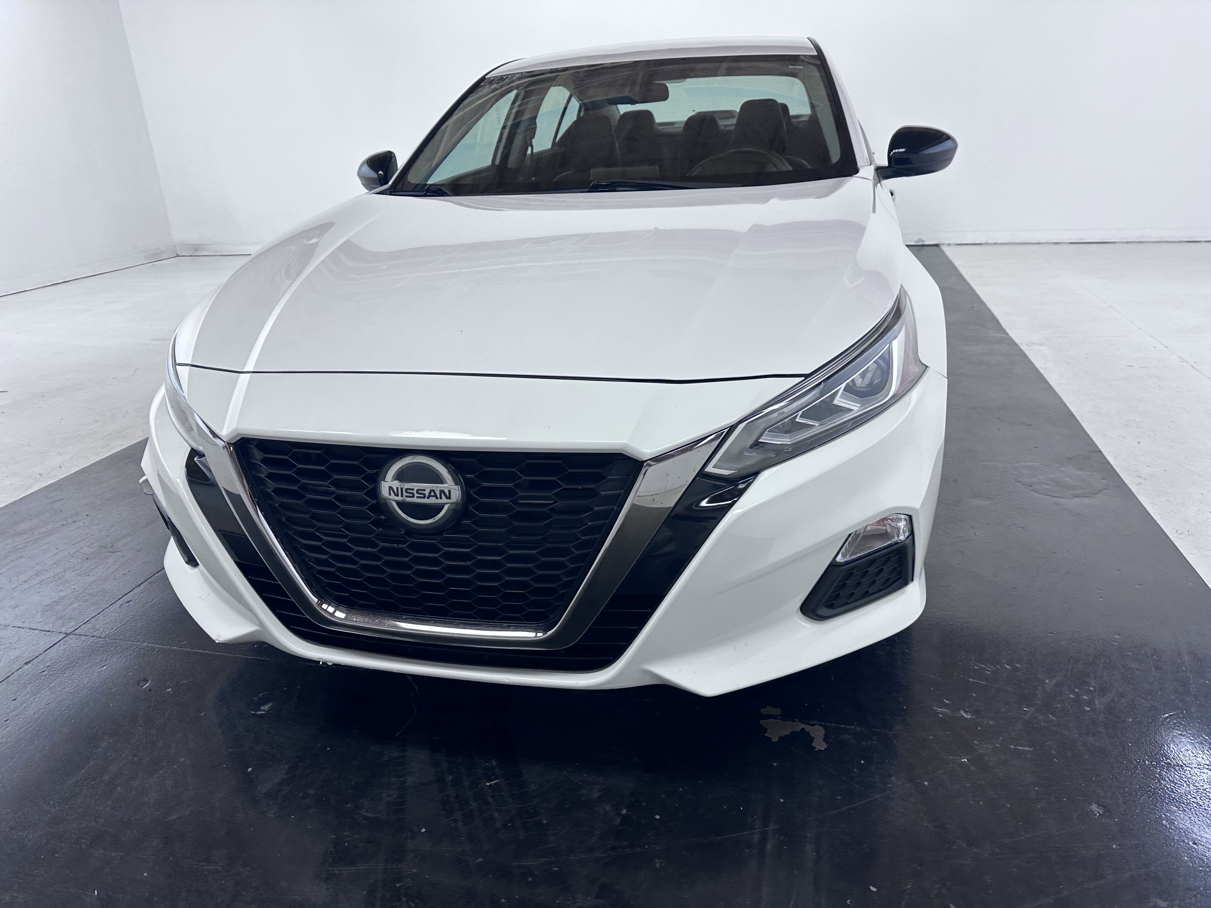 Used 2019 Nissan Altima 2.5 SR FWD image 5