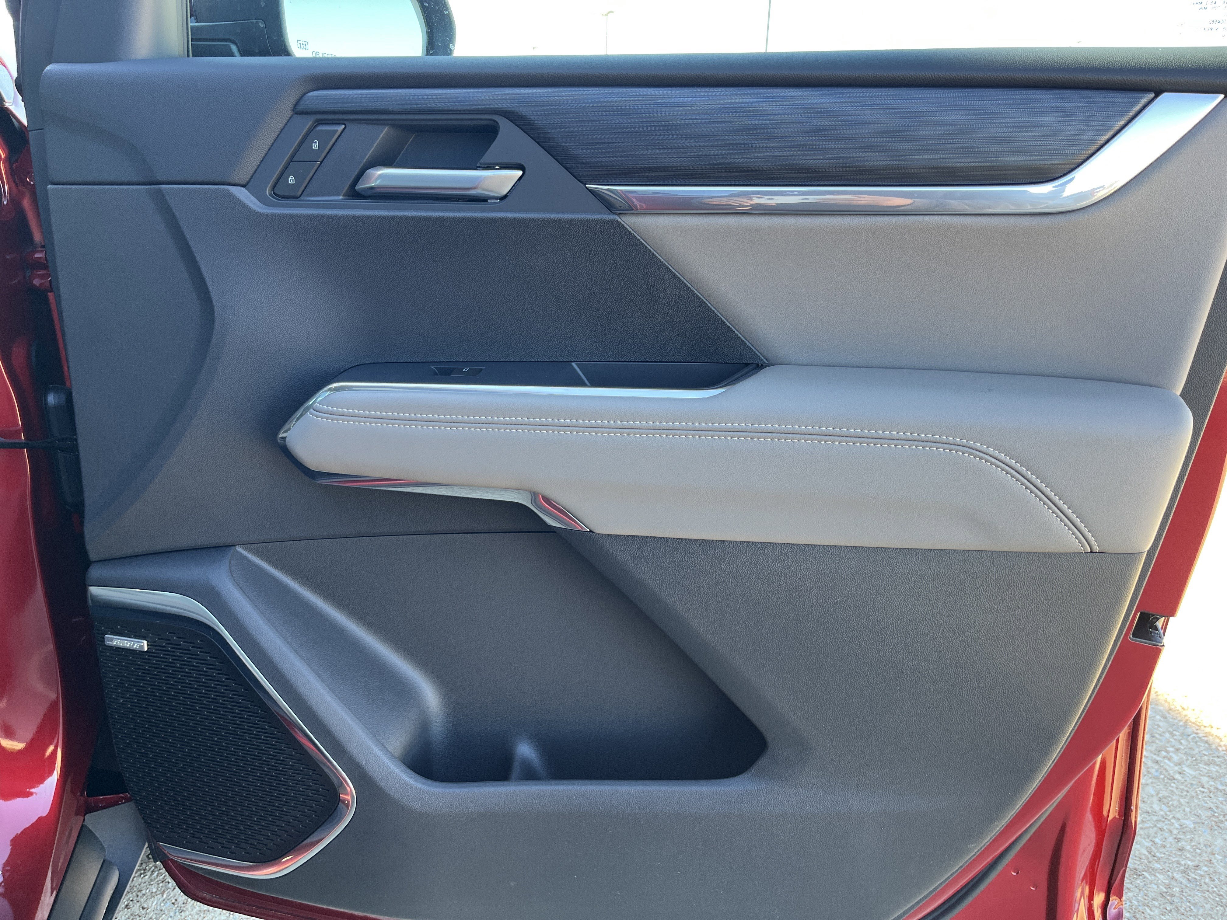 New 2026 GMC Acadia Elevation w/ Elevation Premium Package FWD image 25