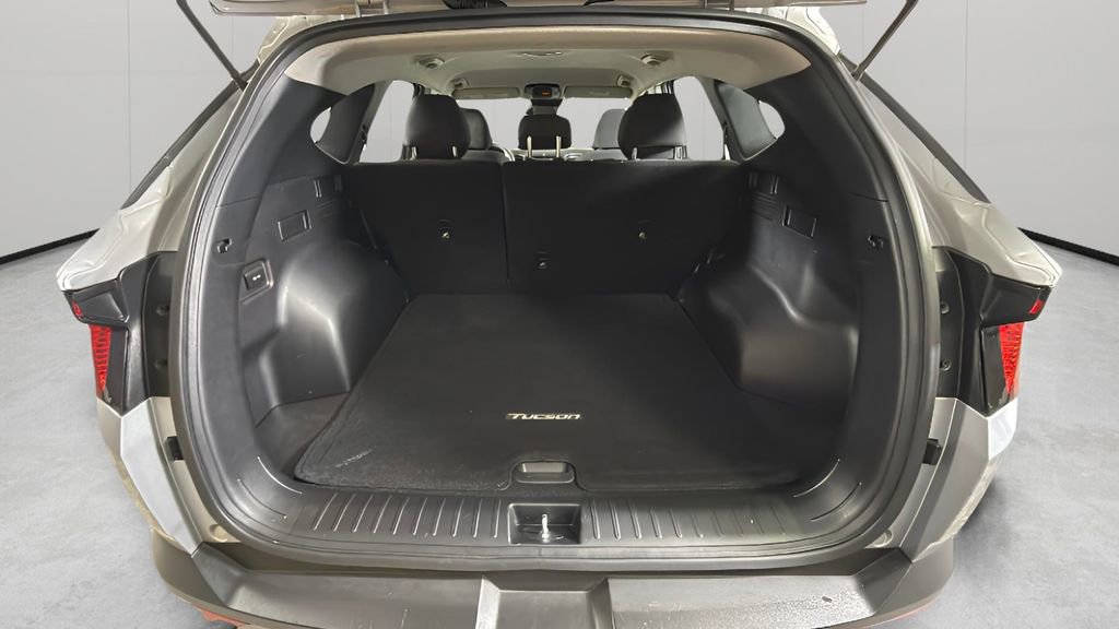 Used 2023 Hyundai Tucson SE image 27