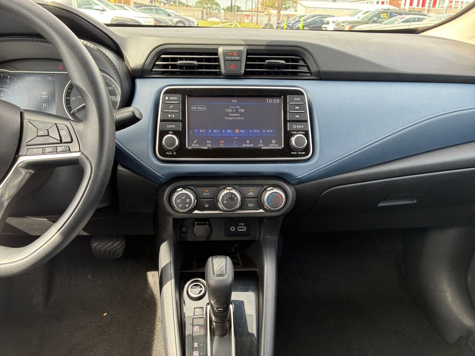 Used 2025 Nissan Versa SV image 14