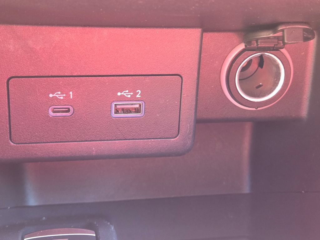 Used 2022 Nissan Kicks SR w/ Interior Electronics Package FWD image 27