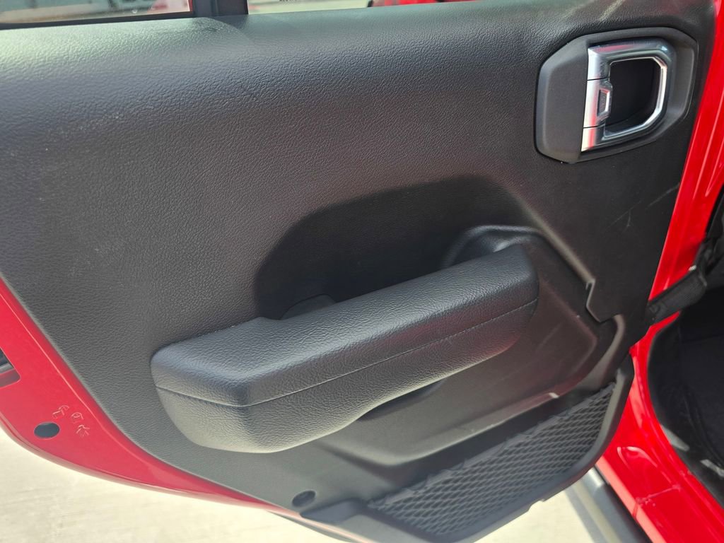 Used 2025 Jeep Wrangler Unlimited Rubicon image 15