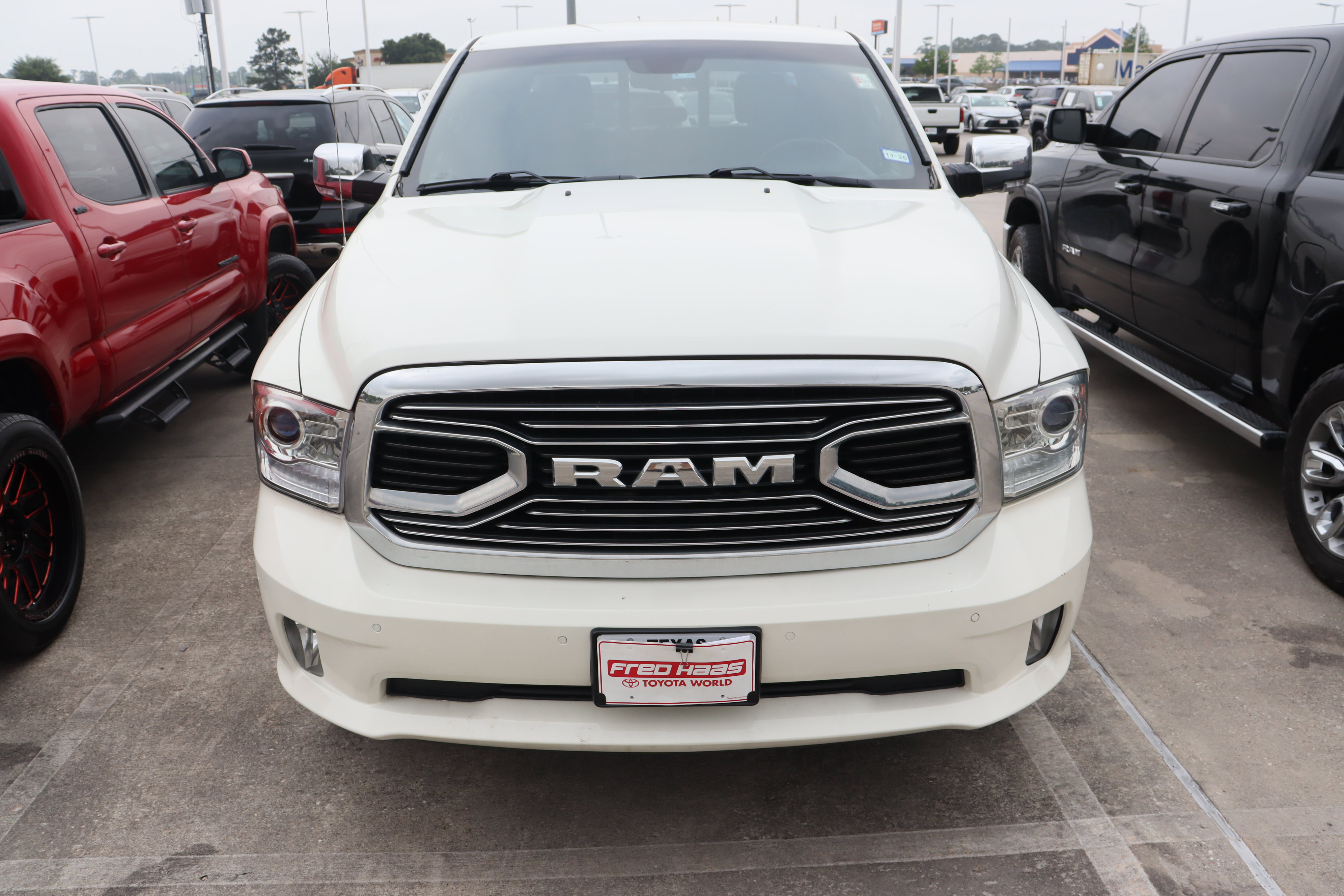 Used 2016 RAM 1500 Limited RWD image 4