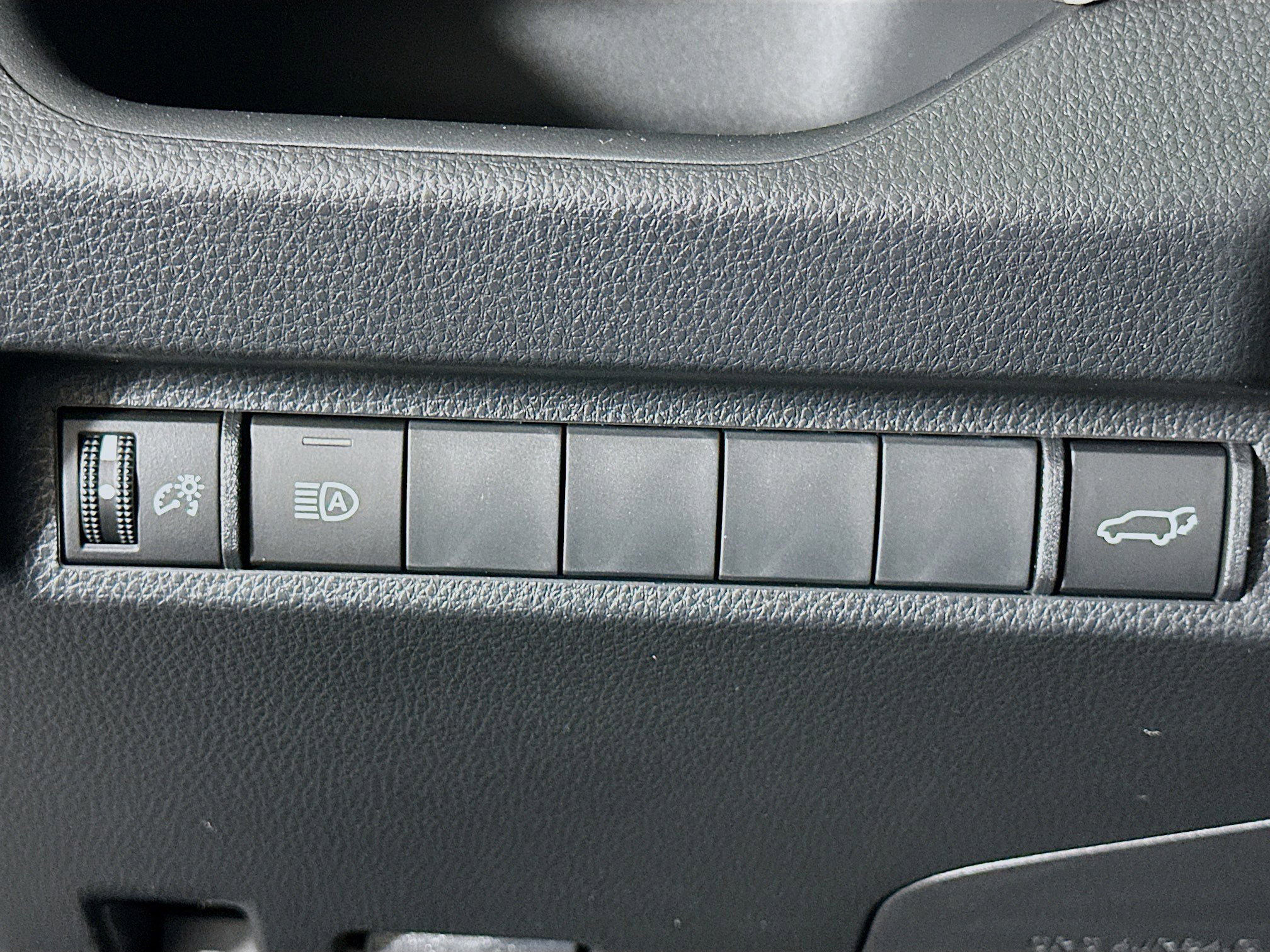 Used 2025 Toyota RAV4 XLE w/ Convenience Package image 17