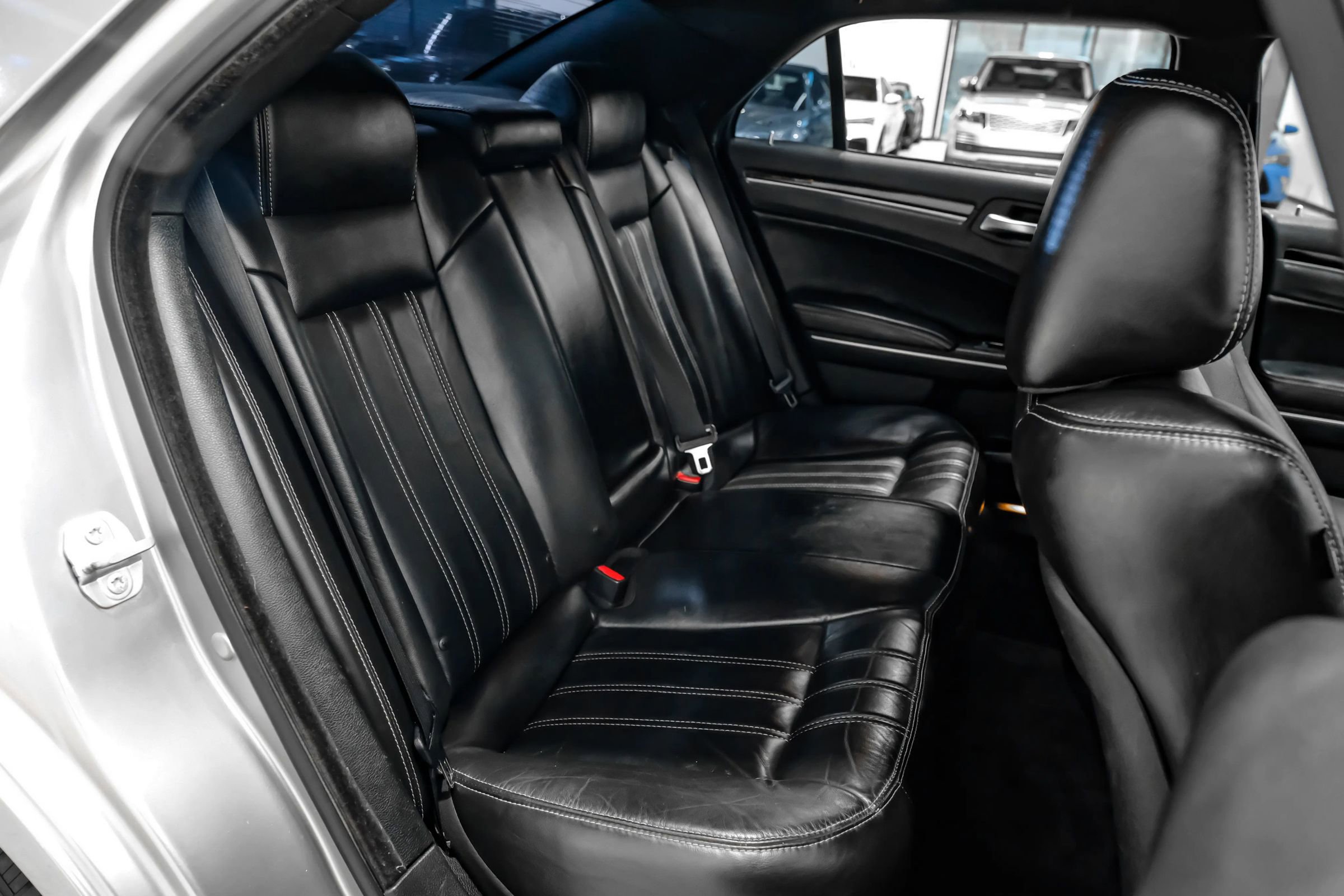Used 2018 Chrysler 300 S AWD/4WD image 33