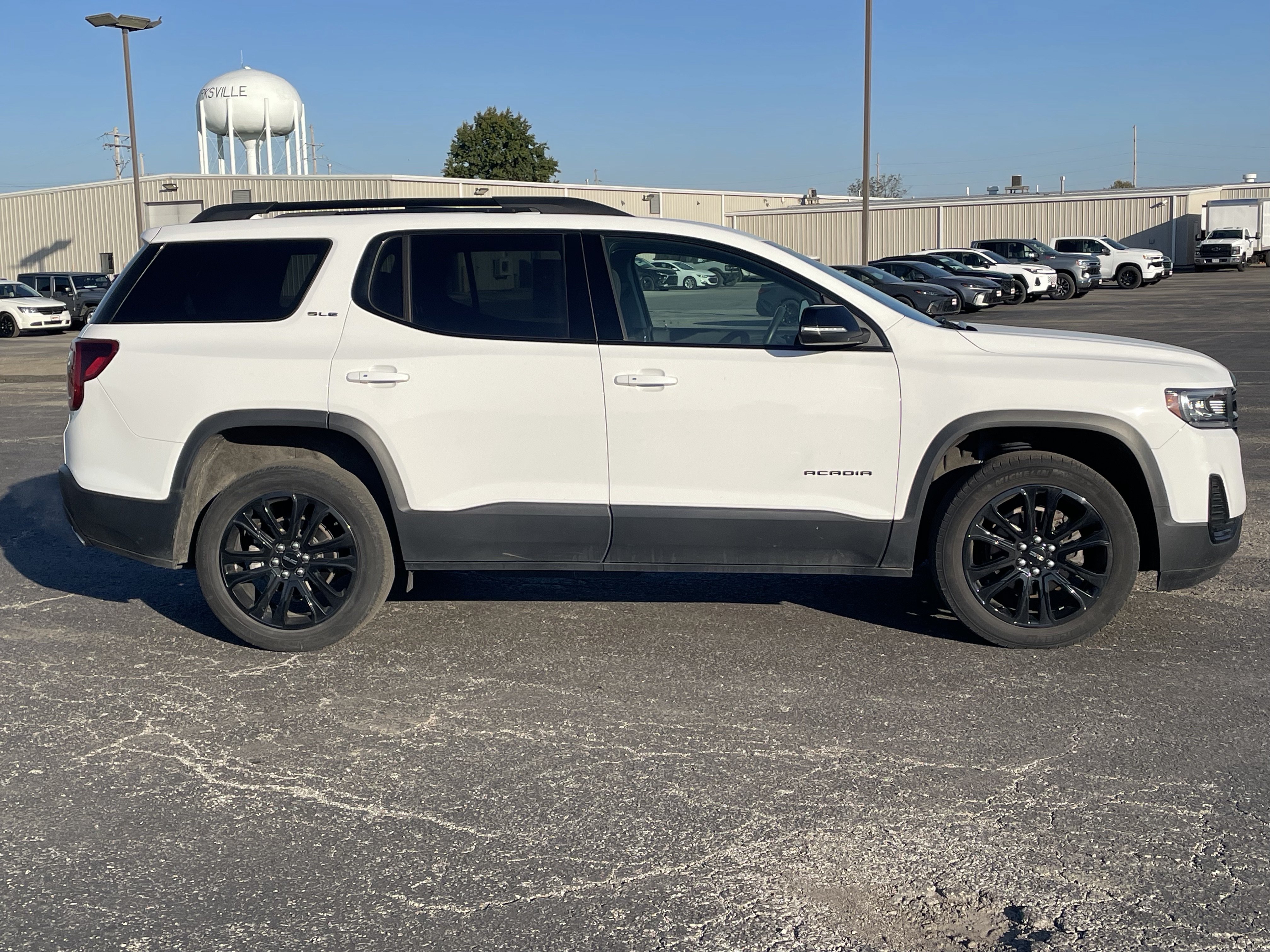 Used 2023 GMC Acadia SLE w/ Driver Convenience Package AWD/4WD image 2