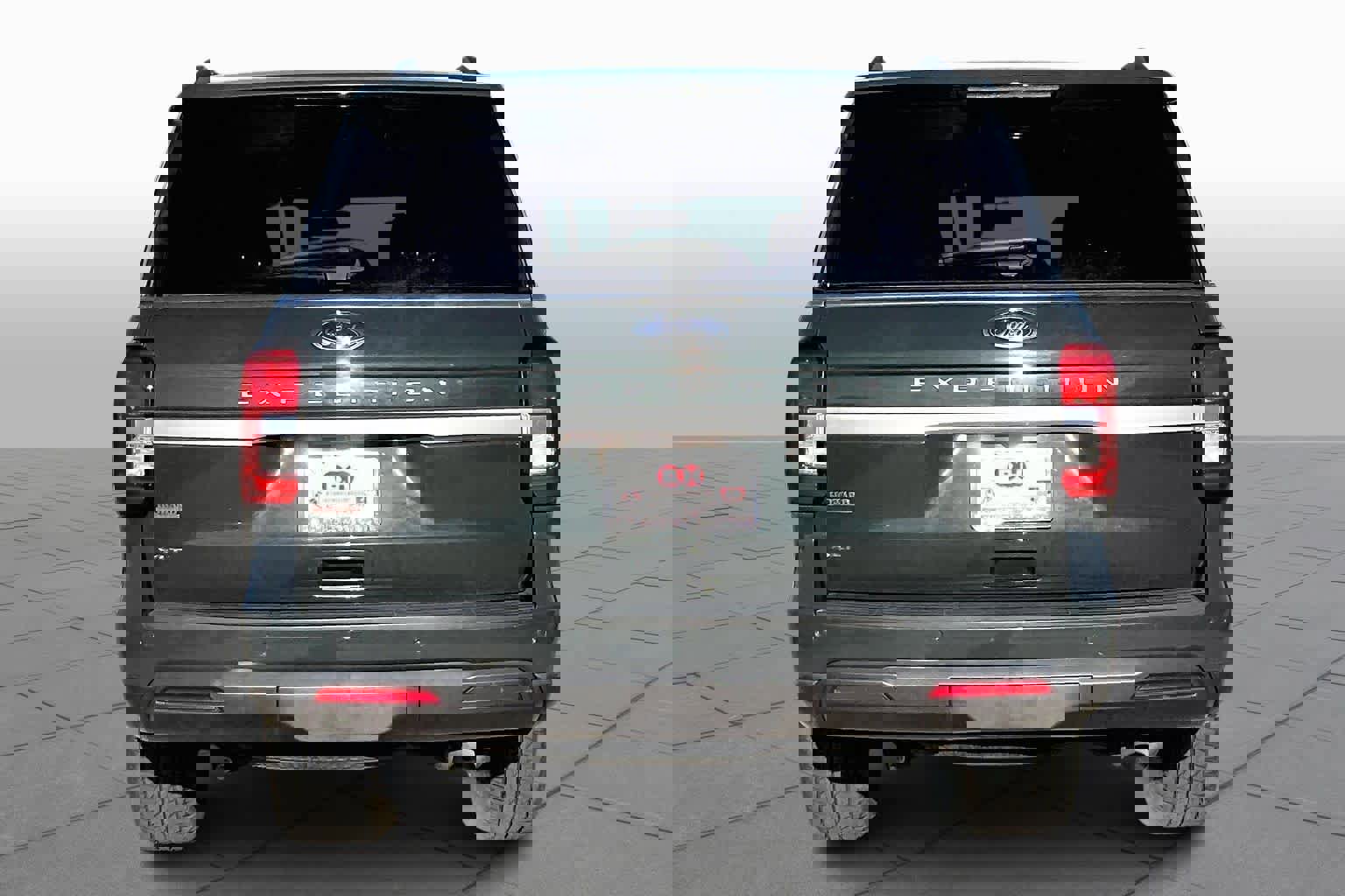 Used 2022 Ford Expedition XLT image 6