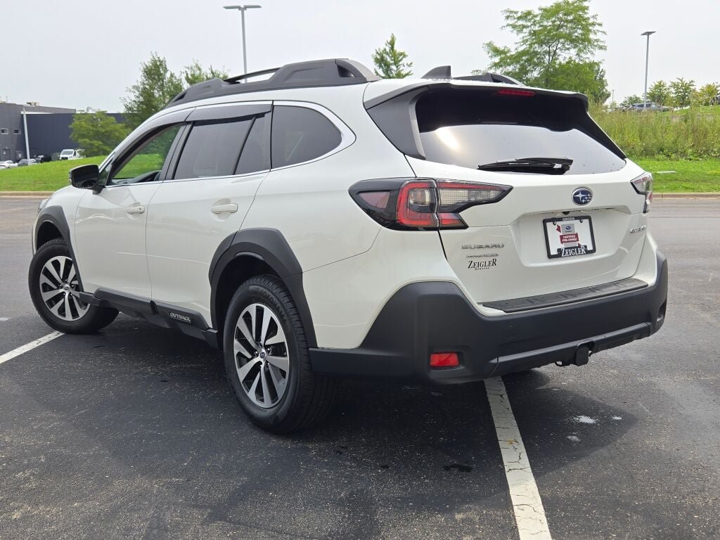 Certified 2024 Subaru Outback Premium AWD/4WD image 12