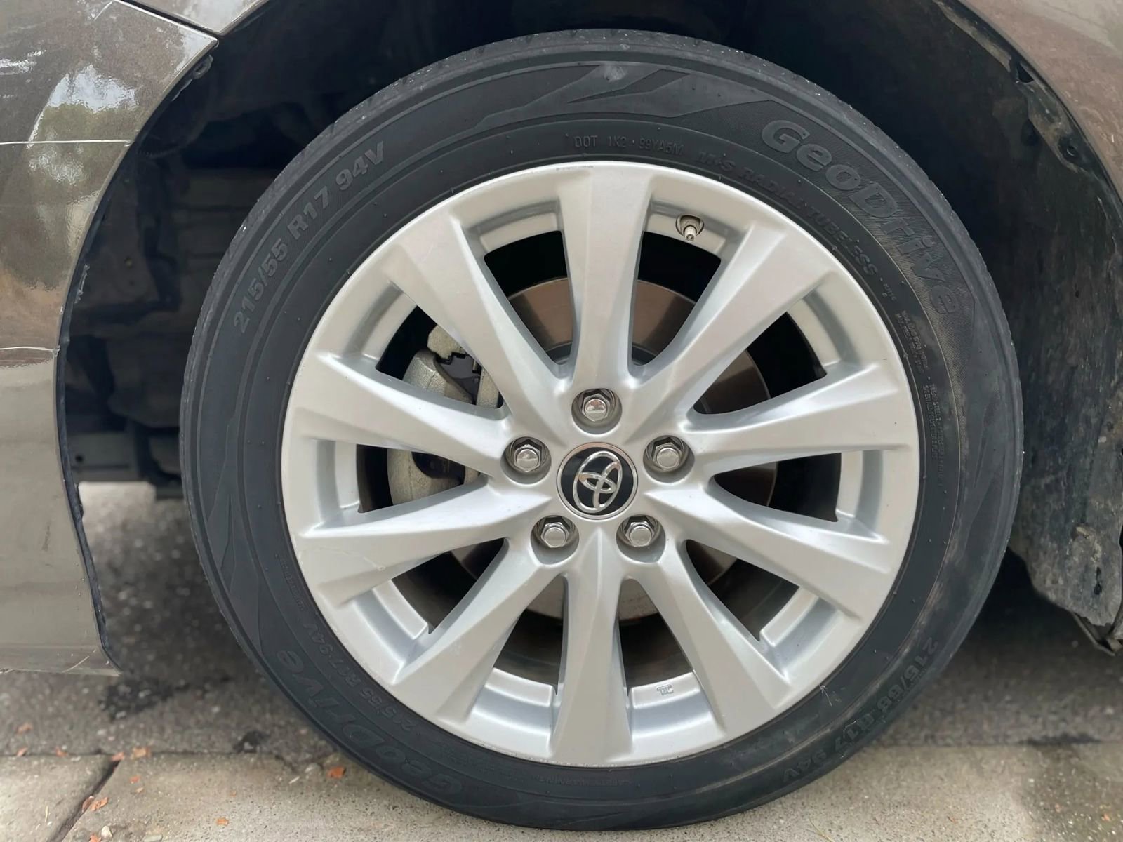 Used 2018 Toyota Camry SE image 24