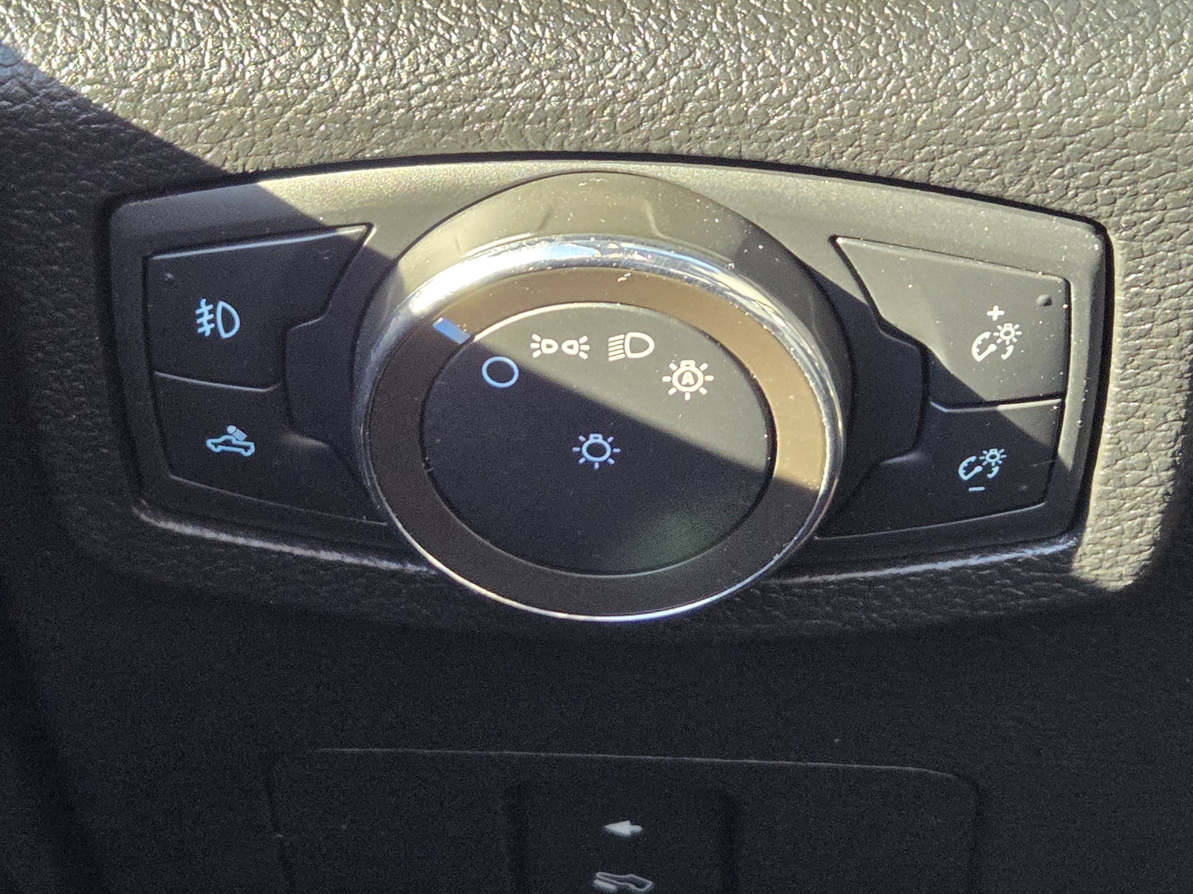 Used 2020 Ford F350 Lariat w/ Chrome Package image 23