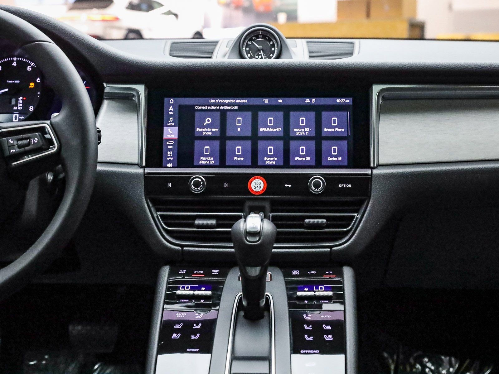 Certified 2025 Porsche Macan image 17