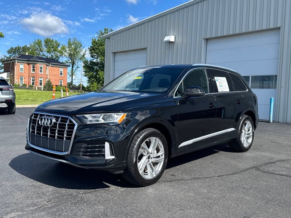 Used 2023 Audi Q7 2.0T Premium w/ Towing Package AWD/4WD image 3