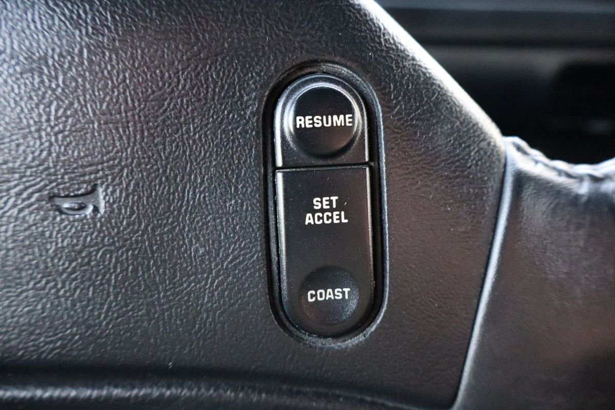 Used 1993 Ford Bronco XLT image 26