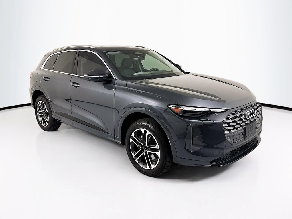Certified 2025 Audi Q5 Premium w/ Convenience Package AWD/4WD image 3