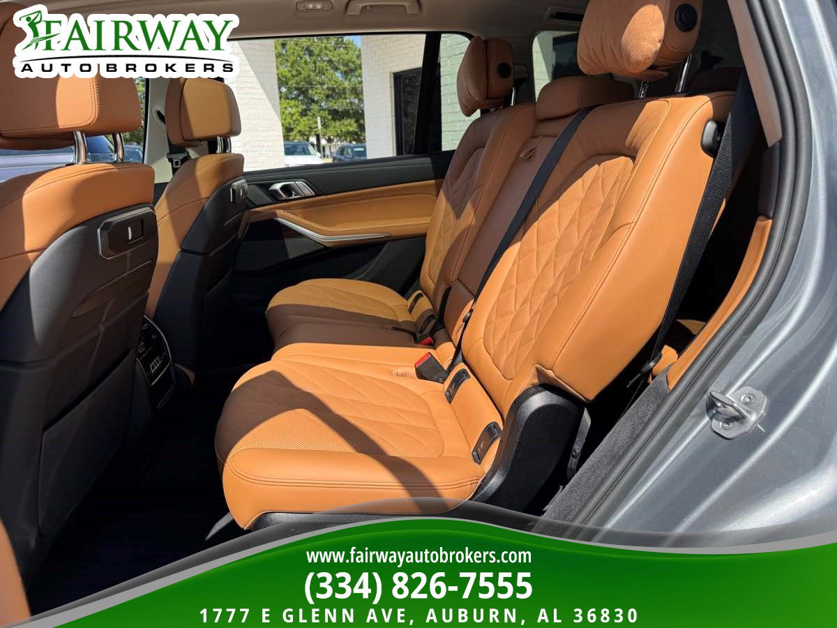 Used 2026 BMW X7 xDrive40i AWD/4WD image 11