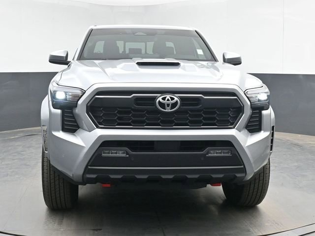 Used 2025 Toyota Tacoma TRD Sport w/ TRD Sport Upgrade Package AWD/4WD image 3