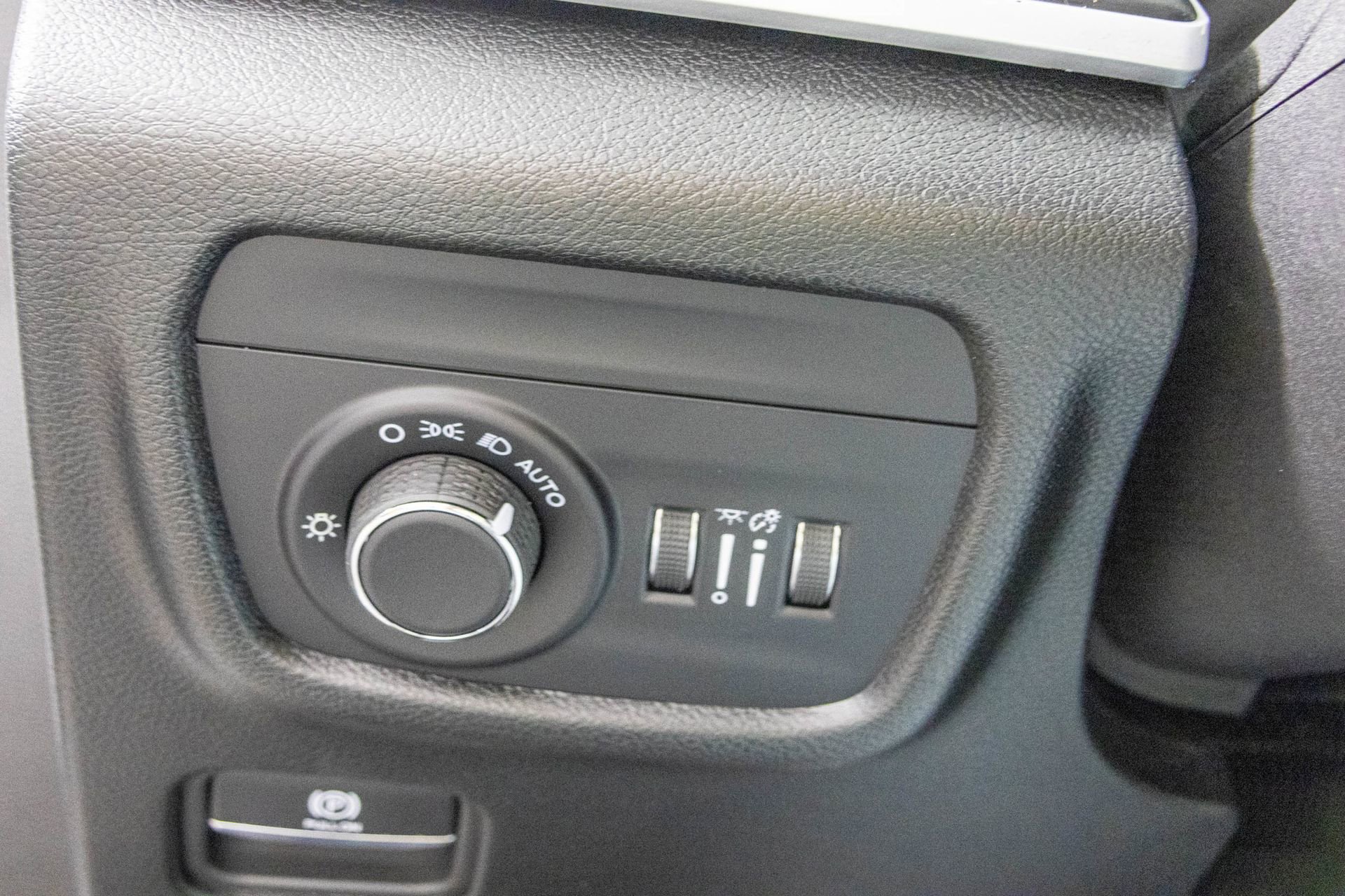 New 2025 Jeep Grand Cherokee L Altitude image 19