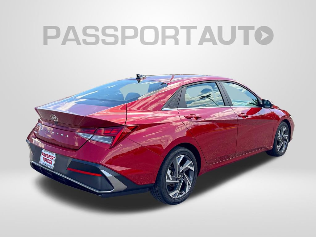 Used 2025 Hyundai Elantra SEL FWD image 8