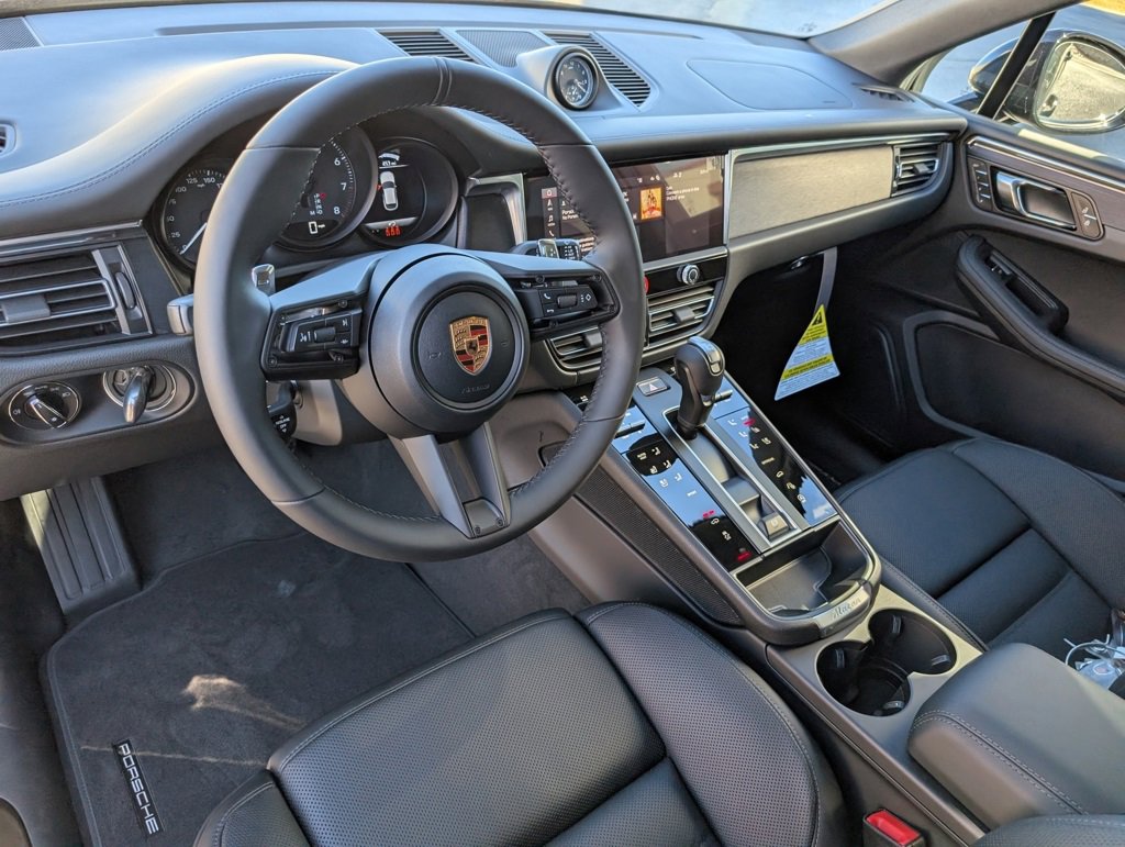 New 2026 Porsche Macan GTS image 4