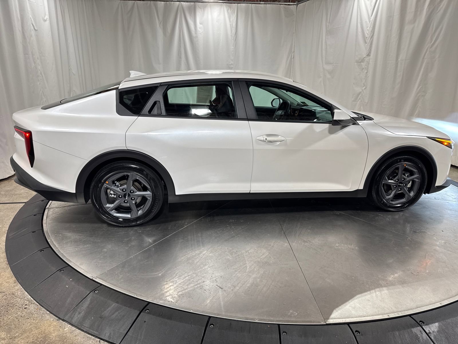 Certified 2025 Kia K4 LXS image 9