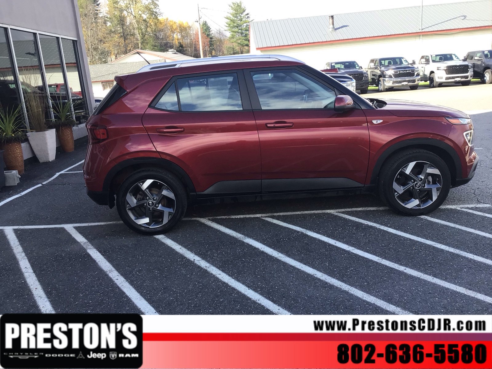 Used 2024 Hyundai Venue Limited FWD image 6