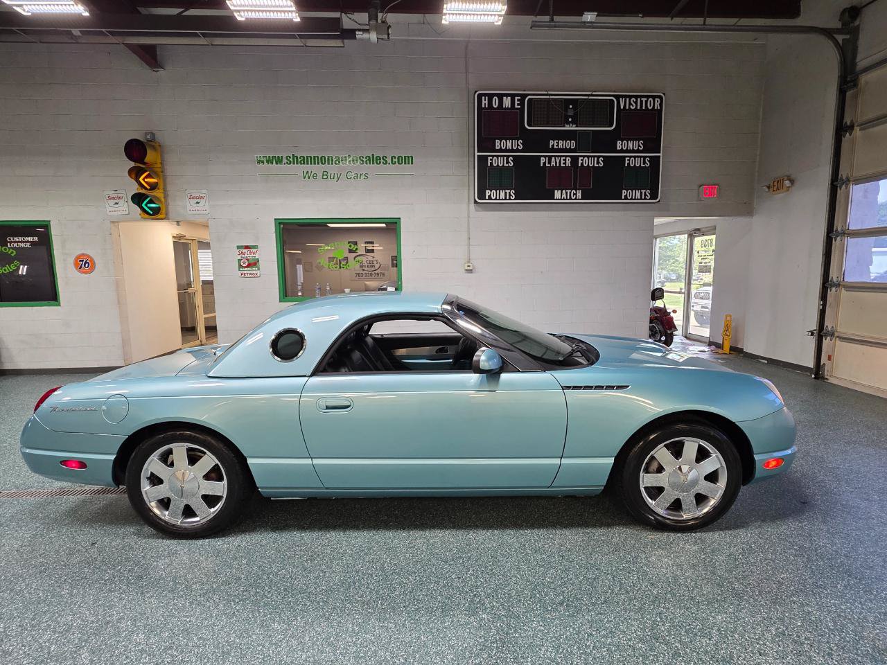 Used 2002 Ford Thunderbird RWD image 5