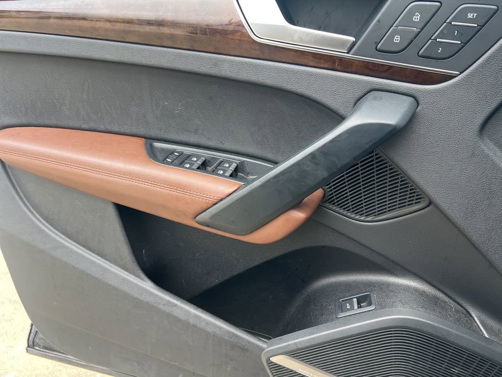 Used 2019 Audi Q5 2.0T Premium Plus w/ Premium Plus Package image 13