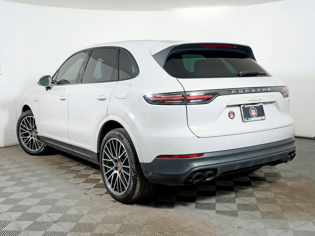 Certified 2022 Porsche Cayenne E-Hybrid image 3