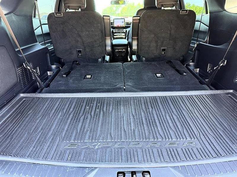 Used 2023 Ford Explorer ST-Line w/ Class IV Trailer Tow Package RWD image 15