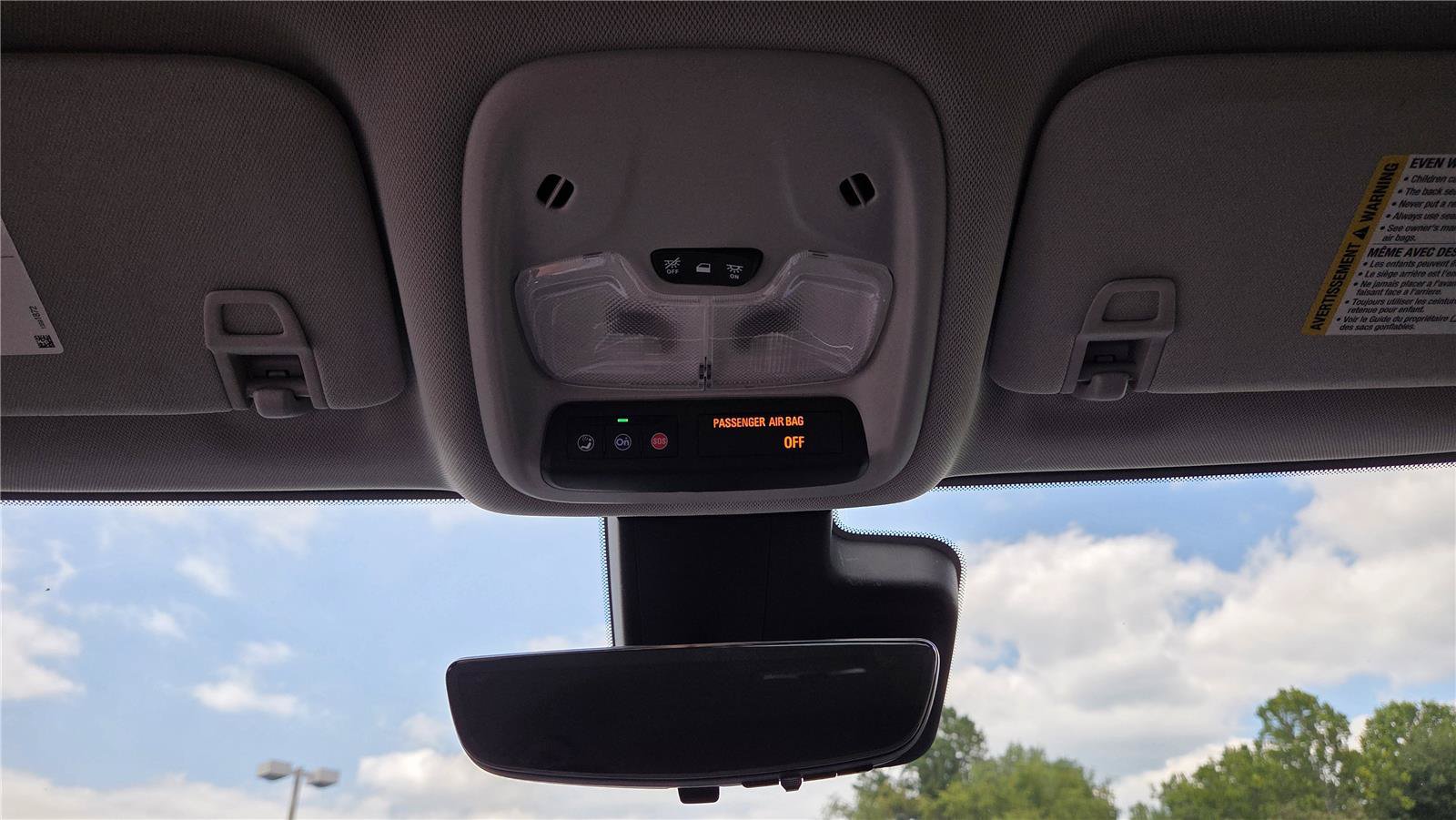 Used 2023 Chevrolet Bolt EUV Premier FWD image 25