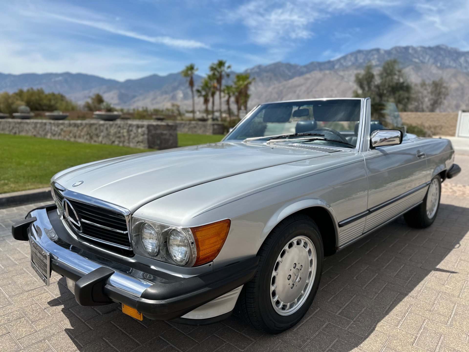 Used 1988 Mercedes-Benz 560 SL image 18