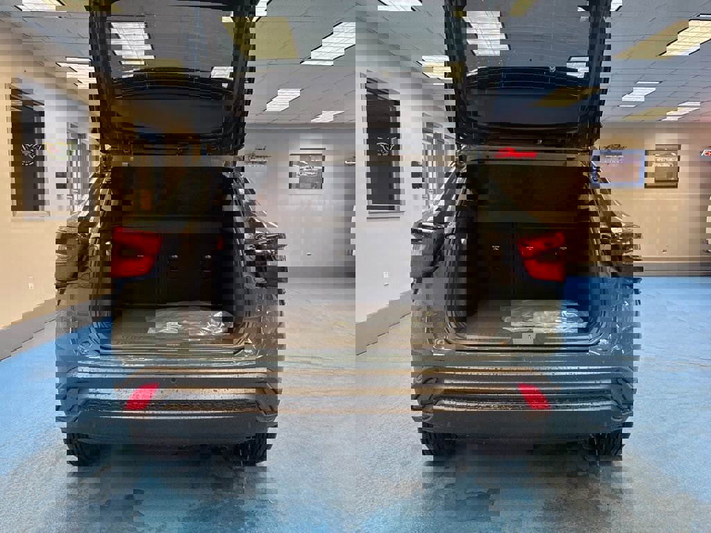 New 2026 Chevrolet Trax LT image 8