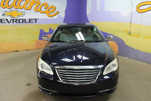 Used 2012 Chrysler 200 Limited FWD image 3
