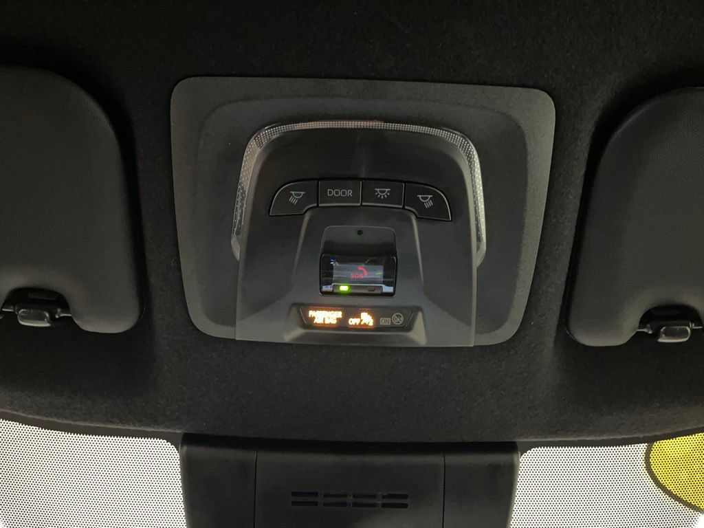 Used 2025 Toyota Corolla Cross AWD Hybrid image 9
